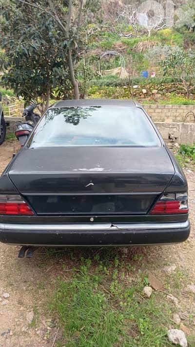 Mercedes-Benz C-Class 1989