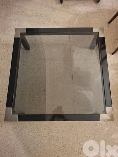 طاولة غرفة جلوس