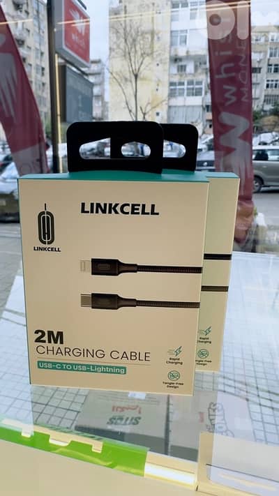 usb-C to usb-lightning cable
