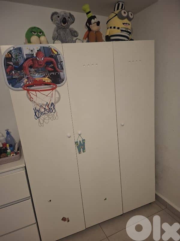 closets for. sale like new 3