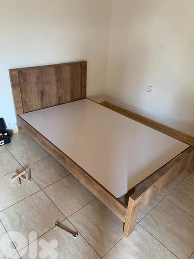 تخت مفرد ونص جديدة من المعمل بافضل الاسعار