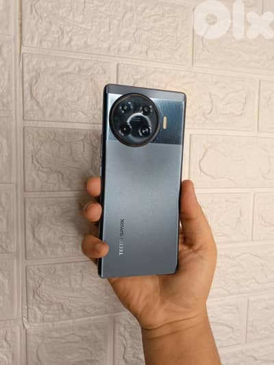 Tecno spark 20 pro plus