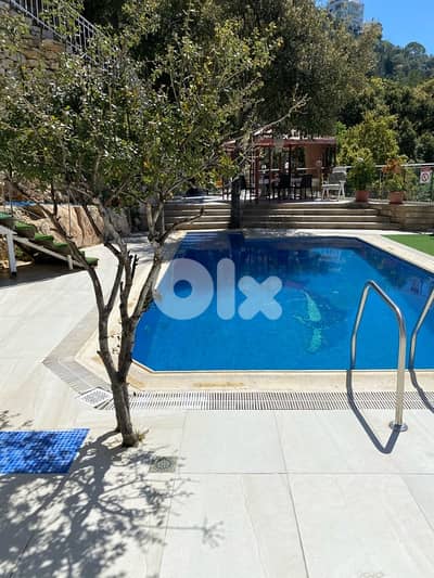 private villa  baakleen