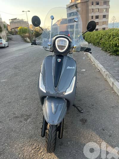 Moto PEDA Bravo nardo grey like new !! 4000 KM + Beon Helmet