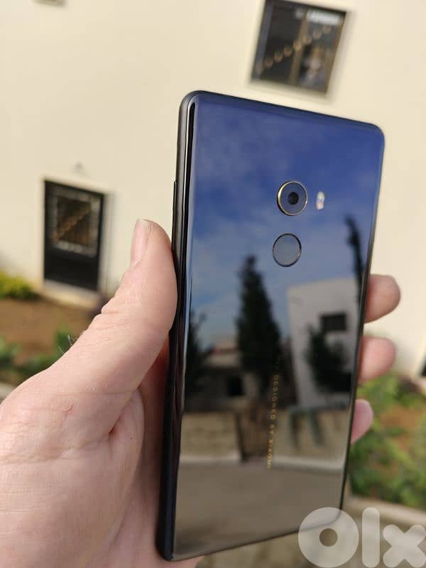 Xiaomi Mi Mix 2 4