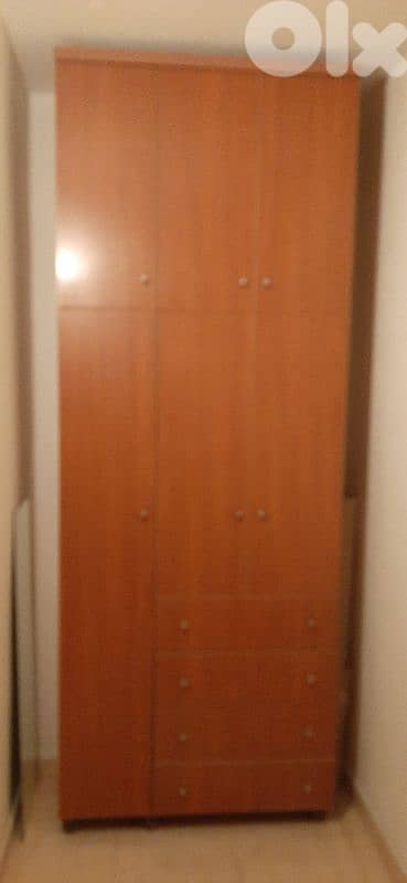 خزانۃ للملابس