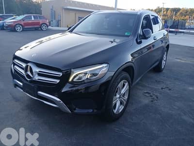 GLC 300  2018 4Matic Clean Carfax  360 degrees Cameras & sensors