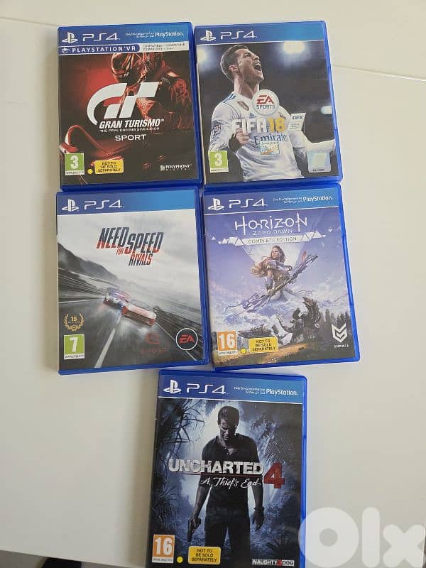 PS4 slim  playstation 4 1