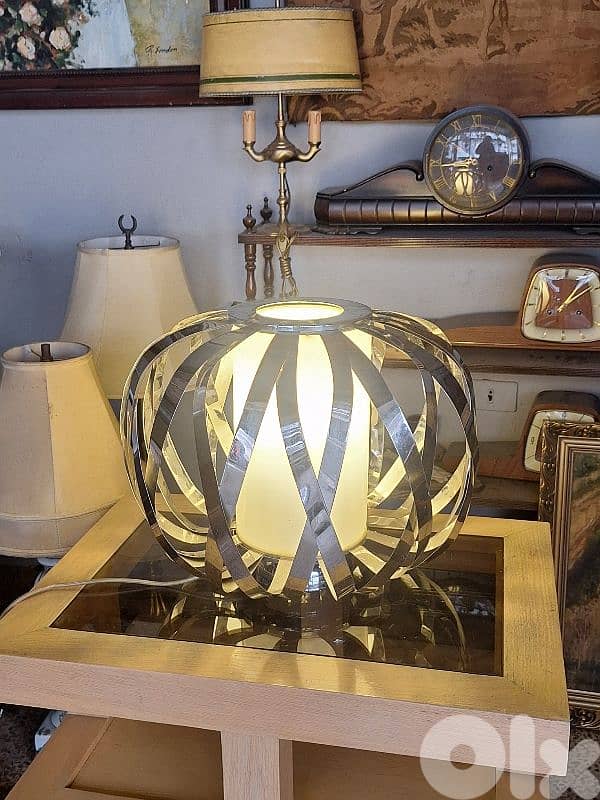 Mid-century vintage chrome and opaline lamp 3
