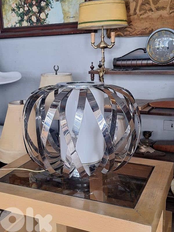 Mid-century vintage chrome and opaline lamp 6