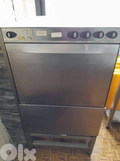 restaurant dish washer