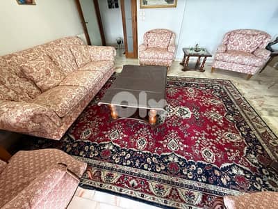 Large Persian Style Carpet – Beautiful Design – Good Condition