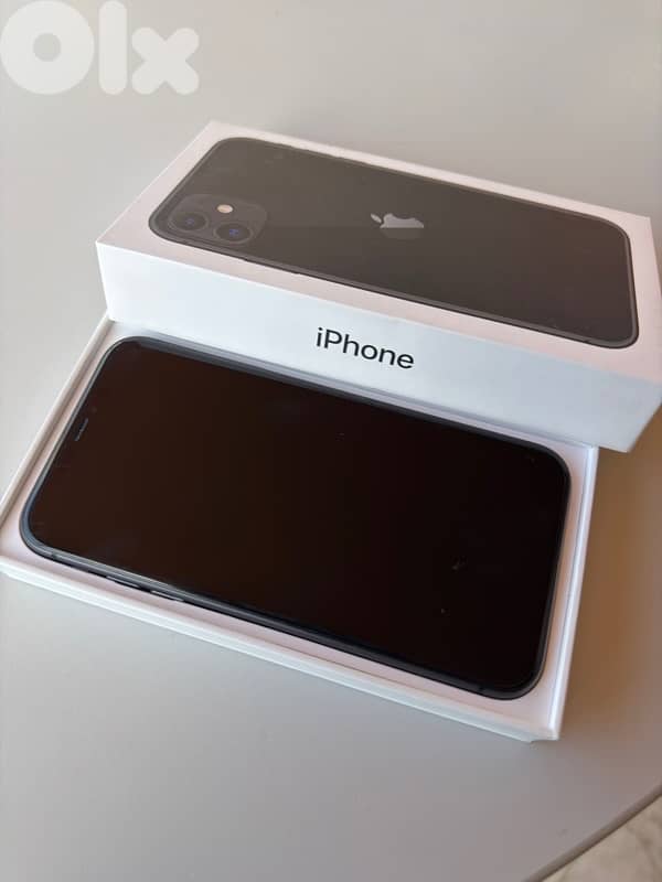 iPhone 11 USED LIKE NEW + more than 10 cover cases 3