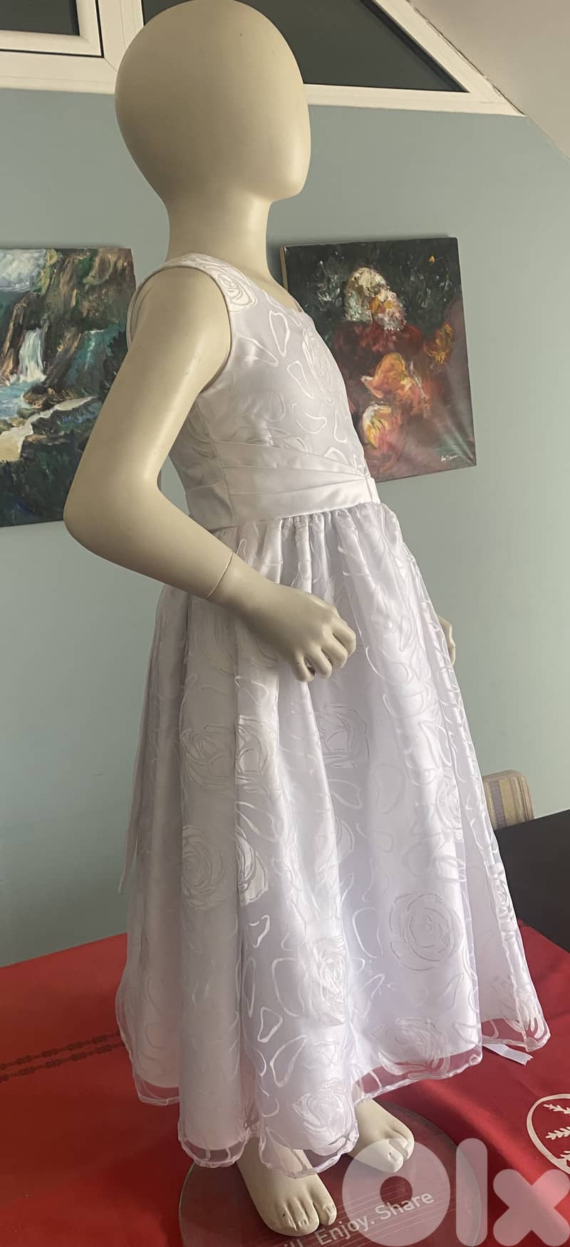 Girl's white dress 1