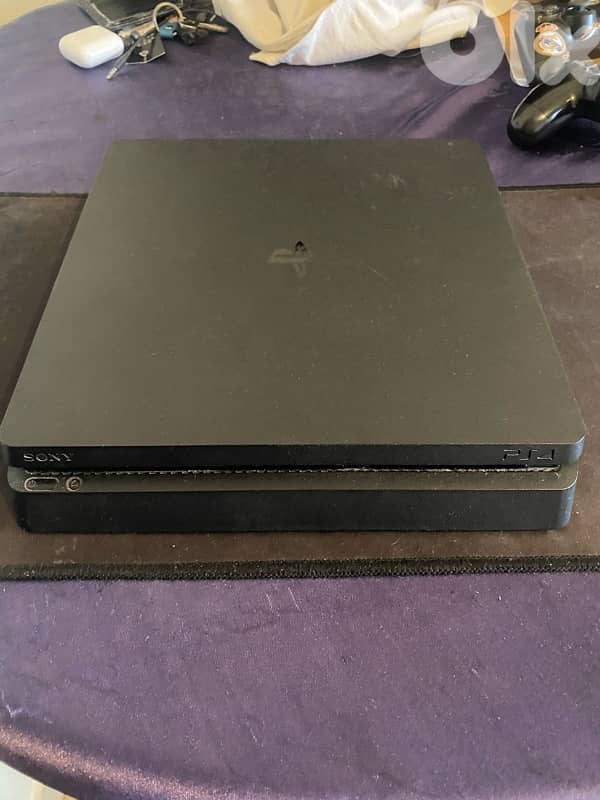 Ps4 used like new 2