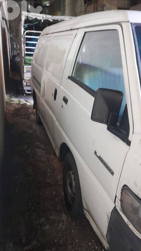 Mitsubishi Van 2002 3