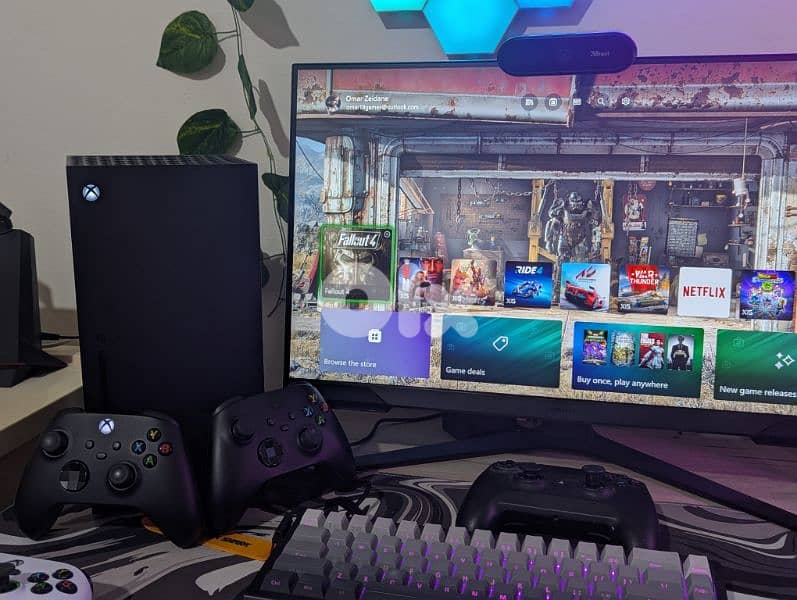XBOX SERIES X WITH 2 CONTROLLERS 4