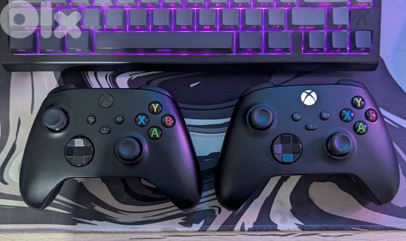 XBOX SERIES X WITH 2 CONTROLLERS 6