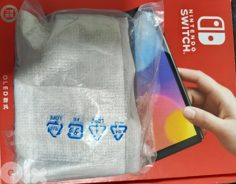NINTENDO SWITCH NEW OLED 5