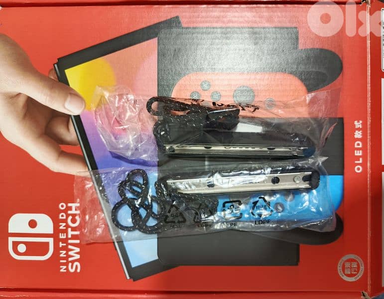 NINTENDO SWITCH NEW OLED 10