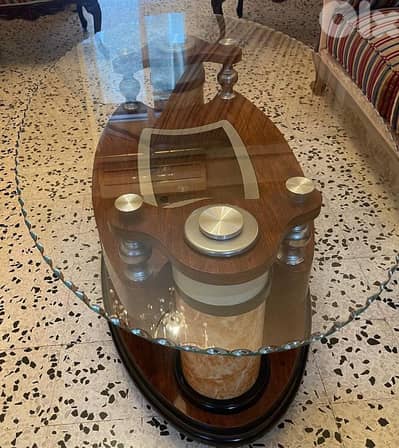 طاولة نص شبه جديده للبيع