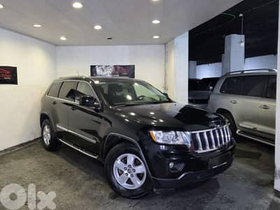 2011 Jeep Grand Cherokee V6 Black/Black Clean Carfax Like New!