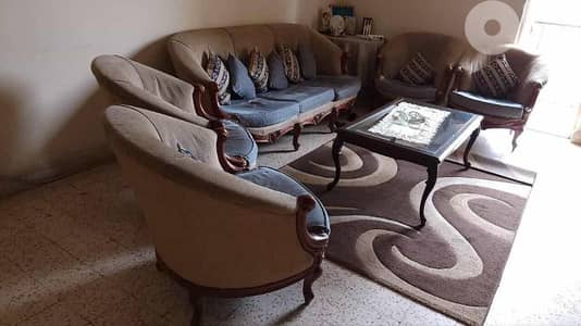 غرفة جلوس للبيع !