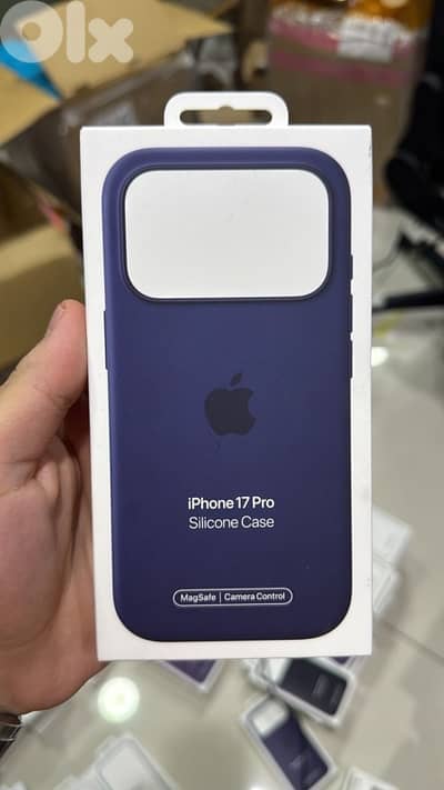 Apple Silicone Case magsafe Iphone 17 pro Midnight