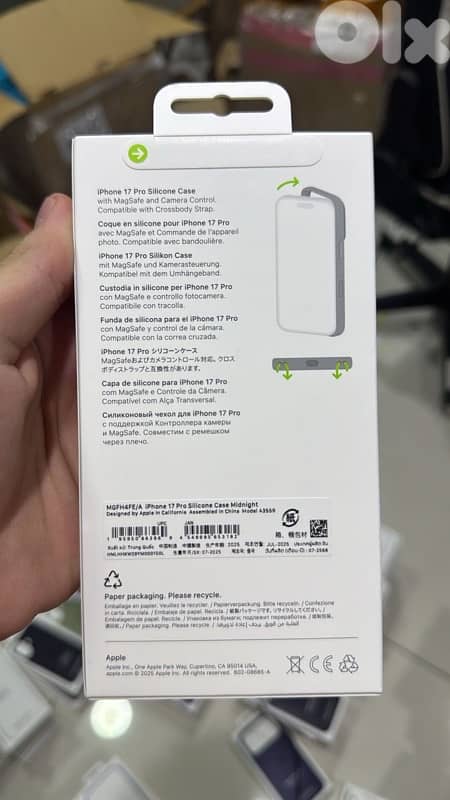 Apple Silicone Case magsafe Iphone 17 pro Midnight 1