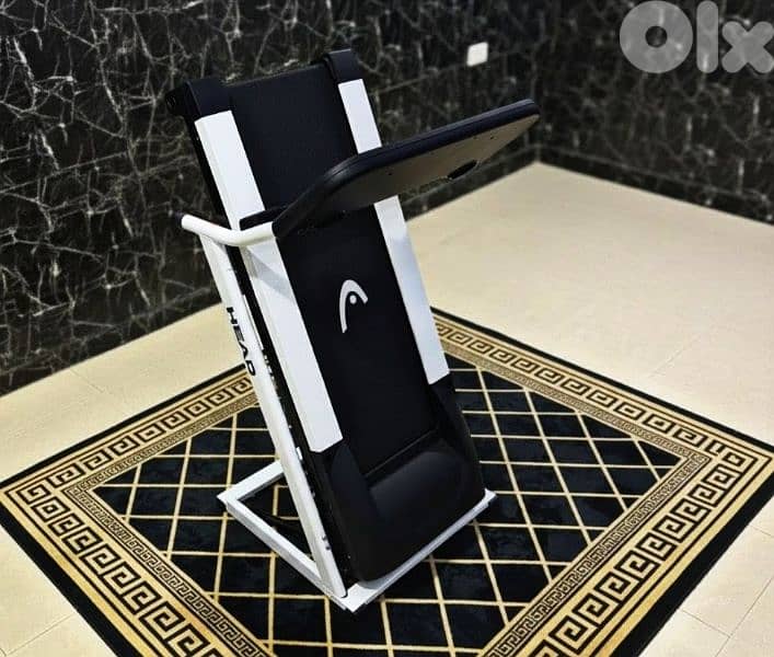 2.0HP MOTOR POWER Treadmill, Model HEAD , max users weight 120. KG 4