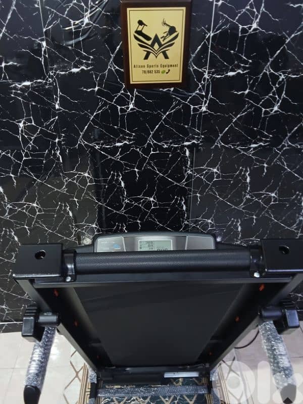 2.0HP, Treadmill machine, Model Sport master , max users weight 120. KG 6