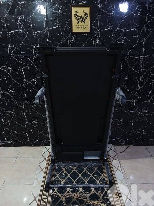 2.0HP, Treadmill machine, Model Sport master , max users weight 120. KG 7