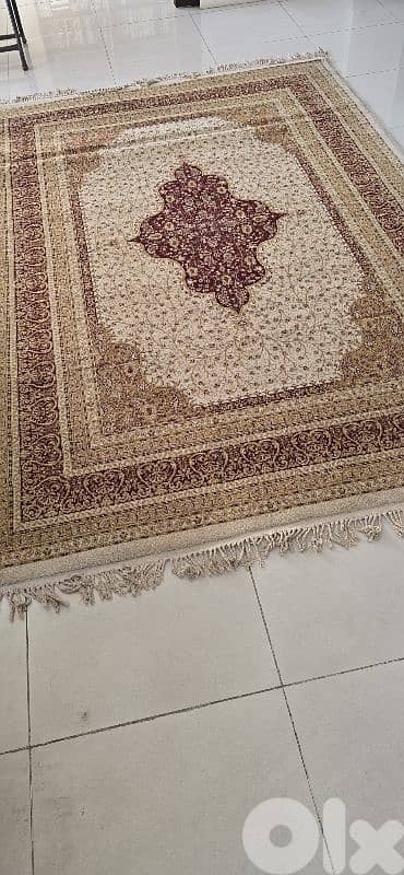 سجادة مترين و90 ب متر و 95 للبدل على جوز كنار او كروان مروض