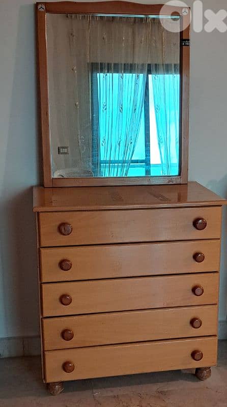 closet  and chiffonier 1