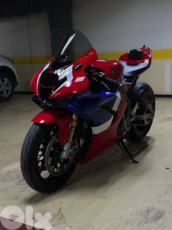 CBR 1000 RR-R SP 3