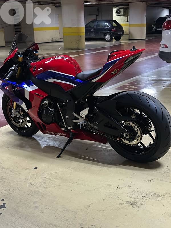 CBR 1000 RR-R SP 6