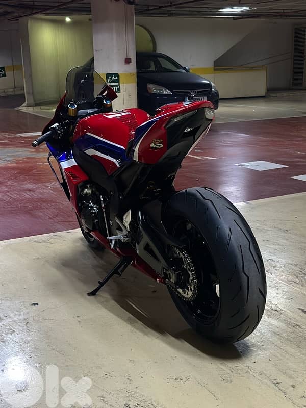 CBR 1000 RR-R SP 7