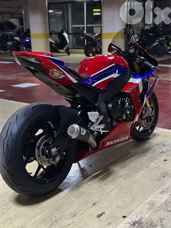 CBR 1000 RR-R SP 9