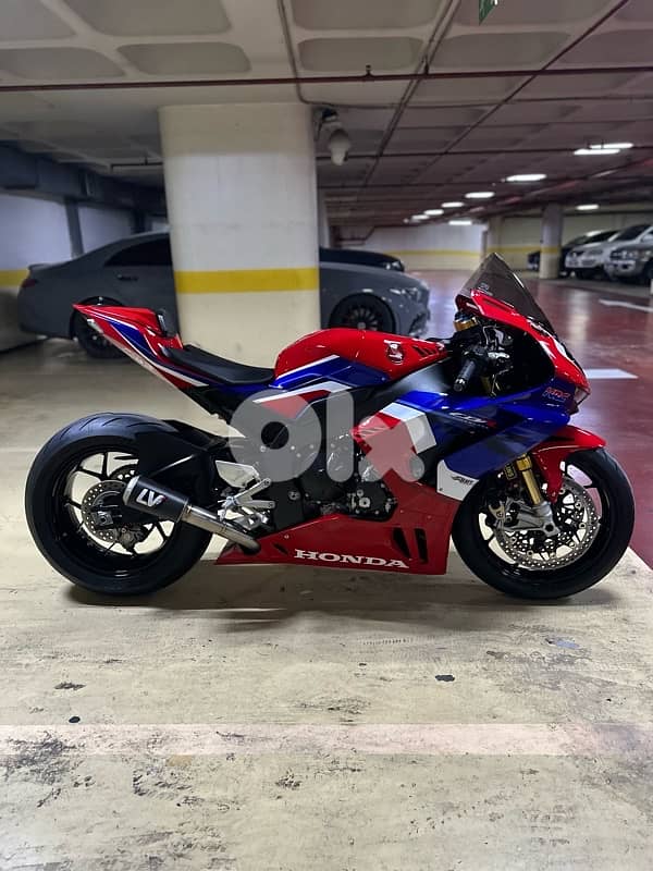 CBR 1000 RR-R SP 11