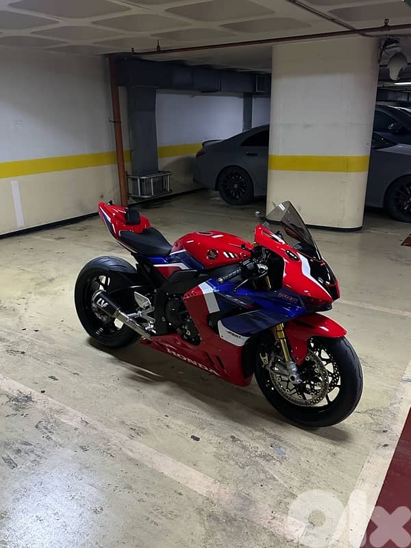 CBR 1000 RR-R SP 12