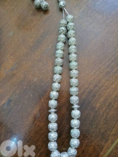 مسبحة فضة وزنها56 غرام سعر لغرام 3.5