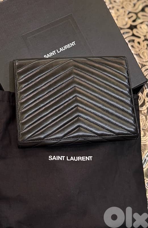 Authentic YSL clutch 3