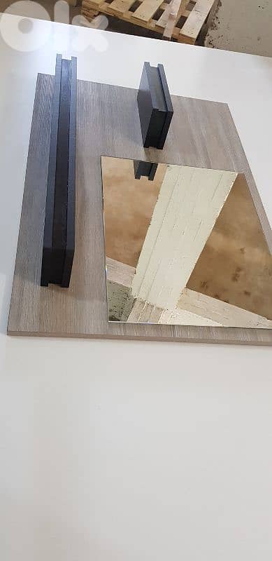 مراية حمام مع رفوف