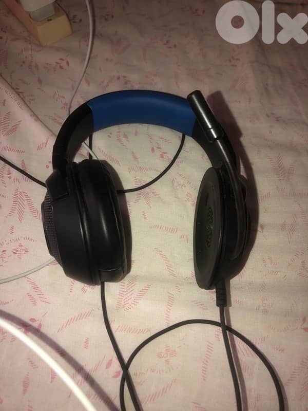 Logitech mousepad+headset razer+playstation keyboard 4