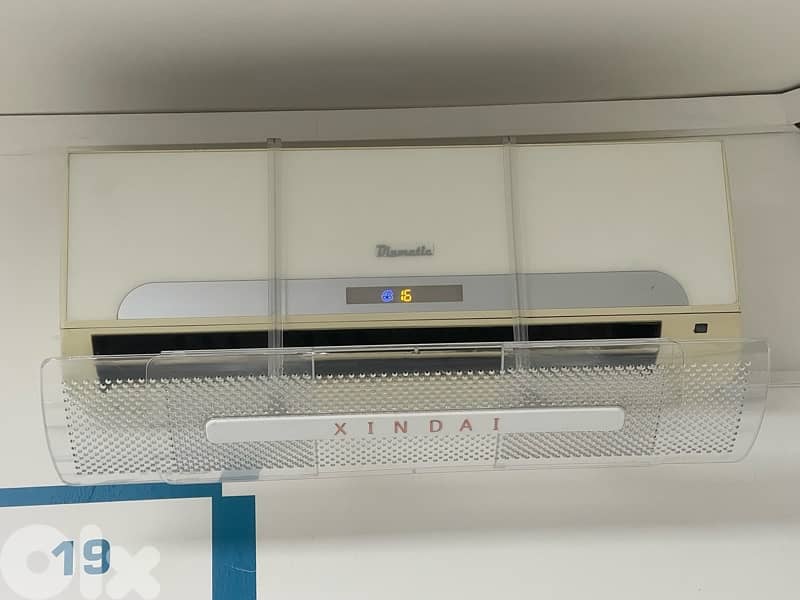 5 A/Cs 9000 BTU in great conditions CLIMATEC & BLUMATIC 1