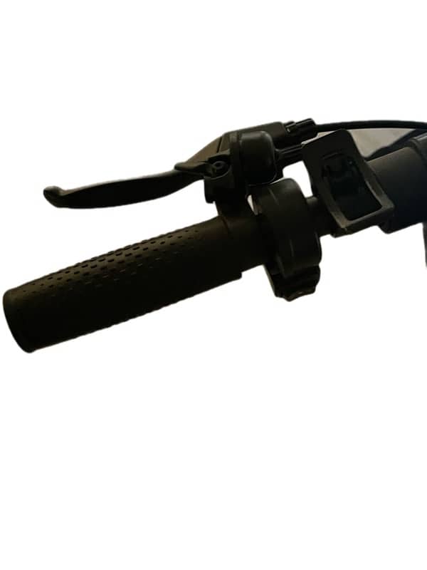 MOMODESIGN E-Scooter 3