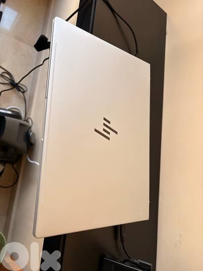 HP EliteBook 860 G1i