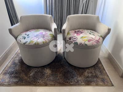 chairs ( poof) with casters