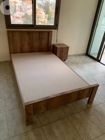 تخت مفرد ونص جديدة من المعمل بافضل الاسعار