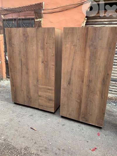 خزانتين درفتين و3 درف جديدة من المعمل